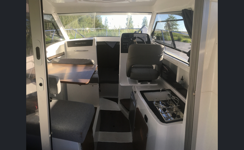 Beneteau Antares 8-kuva-8